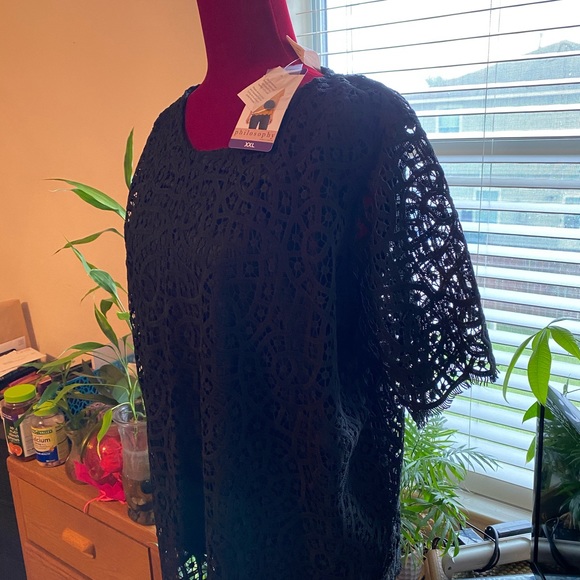 🌑Lace eyelet overlay🌑  Ladies Blouse  NWT - Picture 2 of 12